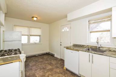 Main picture of 314 Knox Ave N