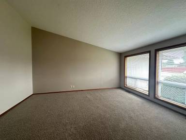 Main picture of 4823 Glendale Ave NE