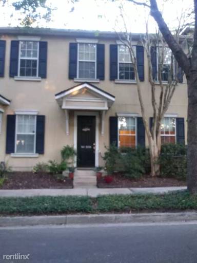 Main picture of 1870 Carnation St