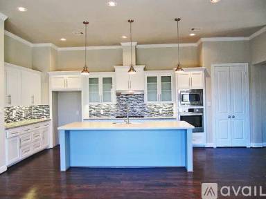 Main picture of 5512 Petty St