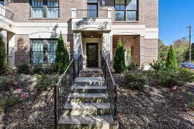 Main picture of 602 West Blvd