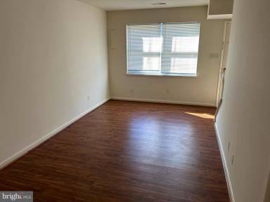 Main picture of 9781 Hagel Cir