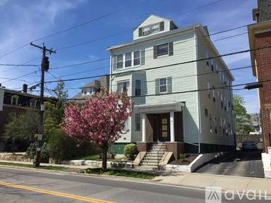 Main picture of 201 Waterman St