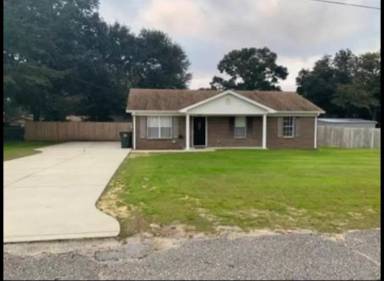 Main picture of 5427 Lucy Ln