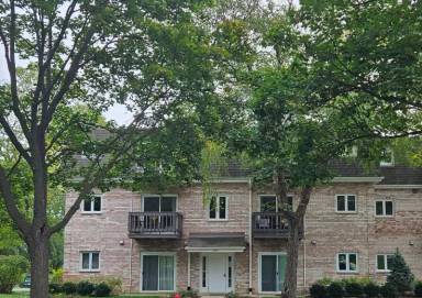 Main picture of 133 E Winchester Rd