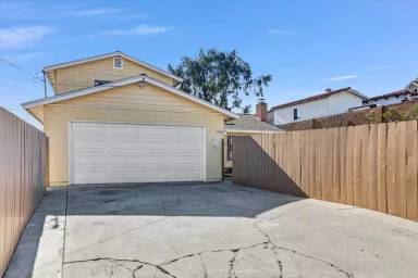 Main picture of 2040 E 5th St