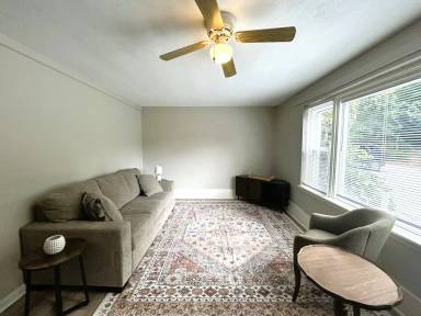Main picture of 197 Oak St