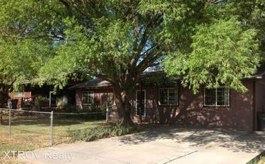 Main picture of 906 S Market St