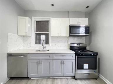 Main picture of 211 Woodward St