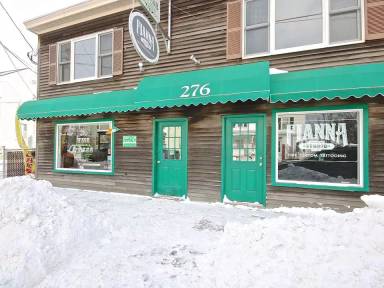 Main picture of 276 Woodford St