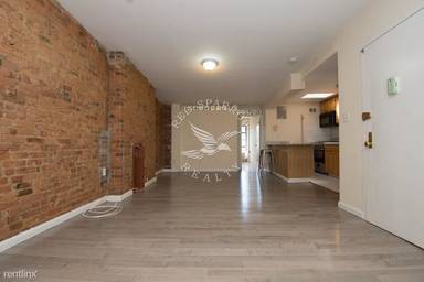 Main picture of 120 E 119th St
