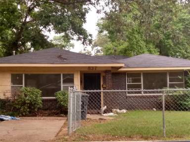 Main picture of 837 Huntington Ln