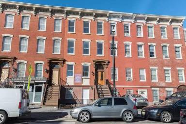 Main picture of 677 Bergen Ave