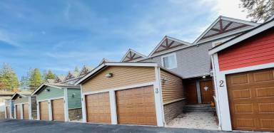 Main picture of 2824 E 32nd Ave