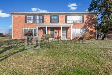 Main picture of 2810 W 13 Mile Rd