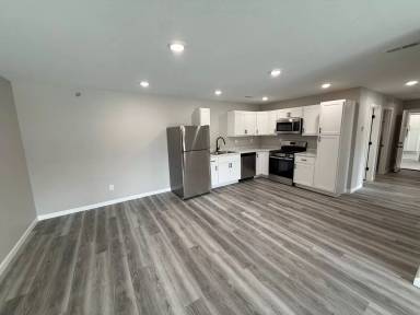 Main picture of 2549 E 5th St