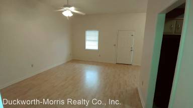 Main picture of 100 3rd Ave