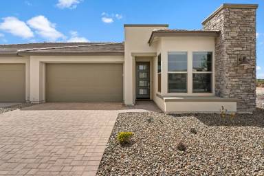 Main picture of 4002 Desert Moon Dr