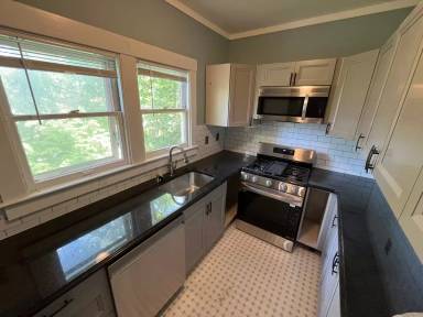 Main picture of 921 W Huron St