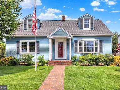 Main picture of 217 E Chestnut St