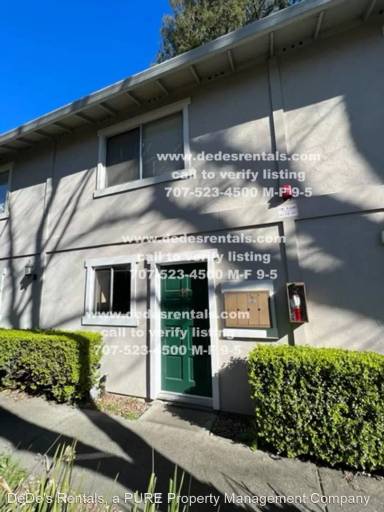 Main picture of 48 Lark Center Dr