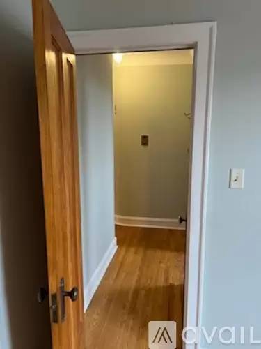 Main picture of 2948 N Laramie Ave