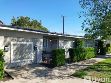 Main picture of 223 E 8th St