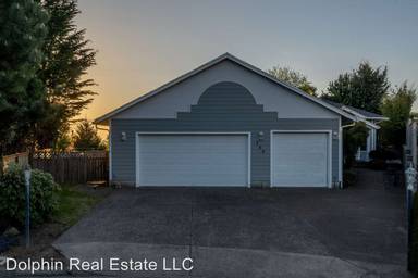 Main picture of 755 NE Jeffries Pl