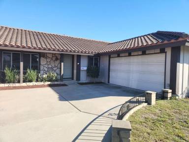 Main picture of 16584 Sugarloaf St