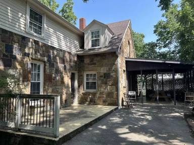 Main picture of 1055 N Pollard Ave