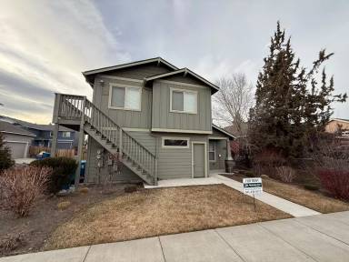 Main picture of 3179 NE Delmas St