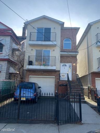 Main picture of 136 Scheerer Ave