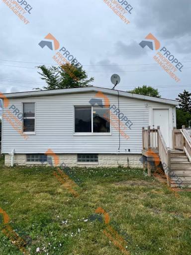 Main picture of 1388 Morris Ave