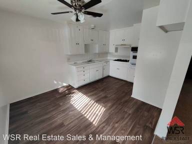 Main picture of 452 E Ninth St