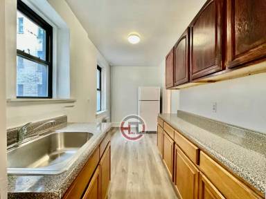 Main picture of 3063 Buhre Ave