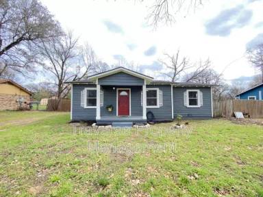 Main picture of 145 Gordon Dr