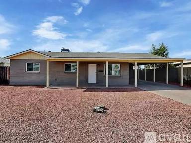 Main picture of 3011 W Solano Dr S
