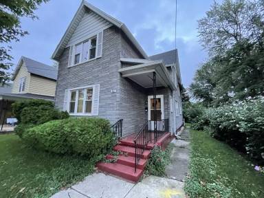 Main picture of 551 E 10th St