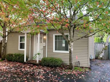 Main picture of 2080 Cadmus Ct NE