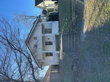 Main picture of 714 N Market Ave