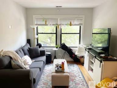 Main picture of 3435 N Lakewood Ave