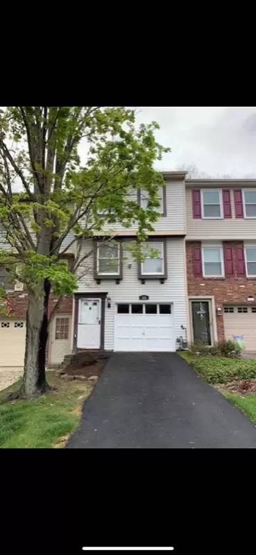 Main picture of 333 Joan of Arc Ct