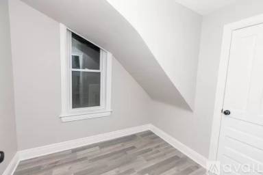 Main picture of 2934 N Sawyer Ave