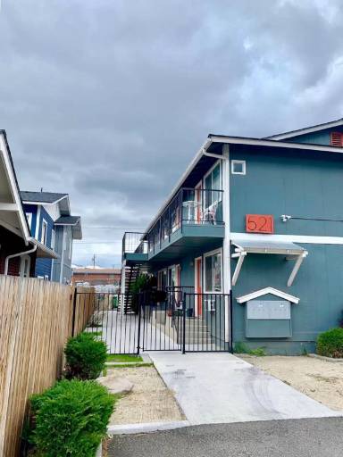 Main picture of 521 Sinclair St