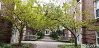 Main picture of 5111 N Kenmore Ave