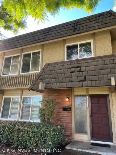 Main picture of 18202 Aztec Ct