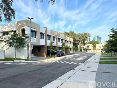 Main picture of 4110 N Oak Pl