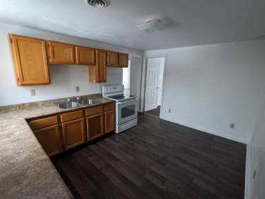 Main picture of 717 Alexandria St