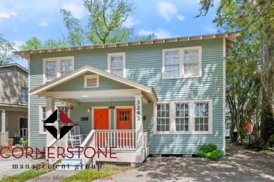 Main picture of 3243 Ivanhoe St