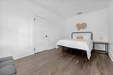 Main picture of 224 N Fulton St